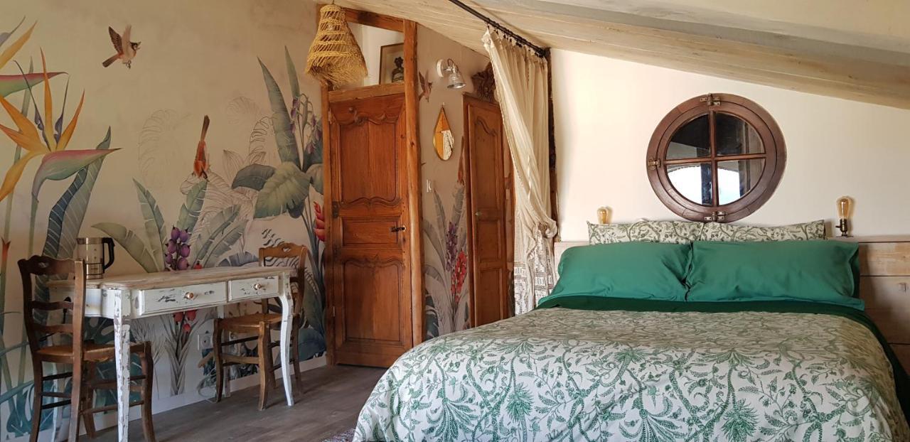 La Boheme Panzió Charols Kültér fotó